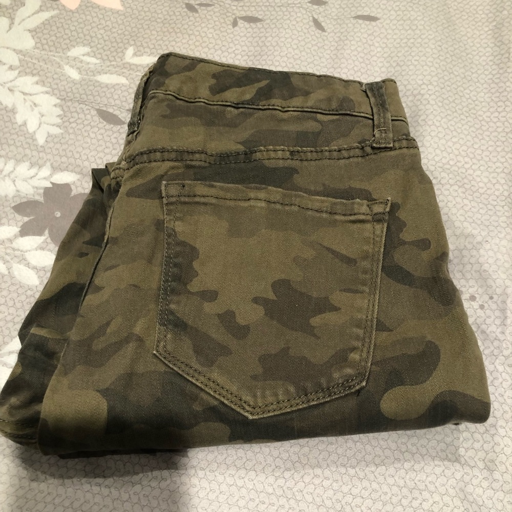 💚🧡Camo Nine West Jeans 🧡💚